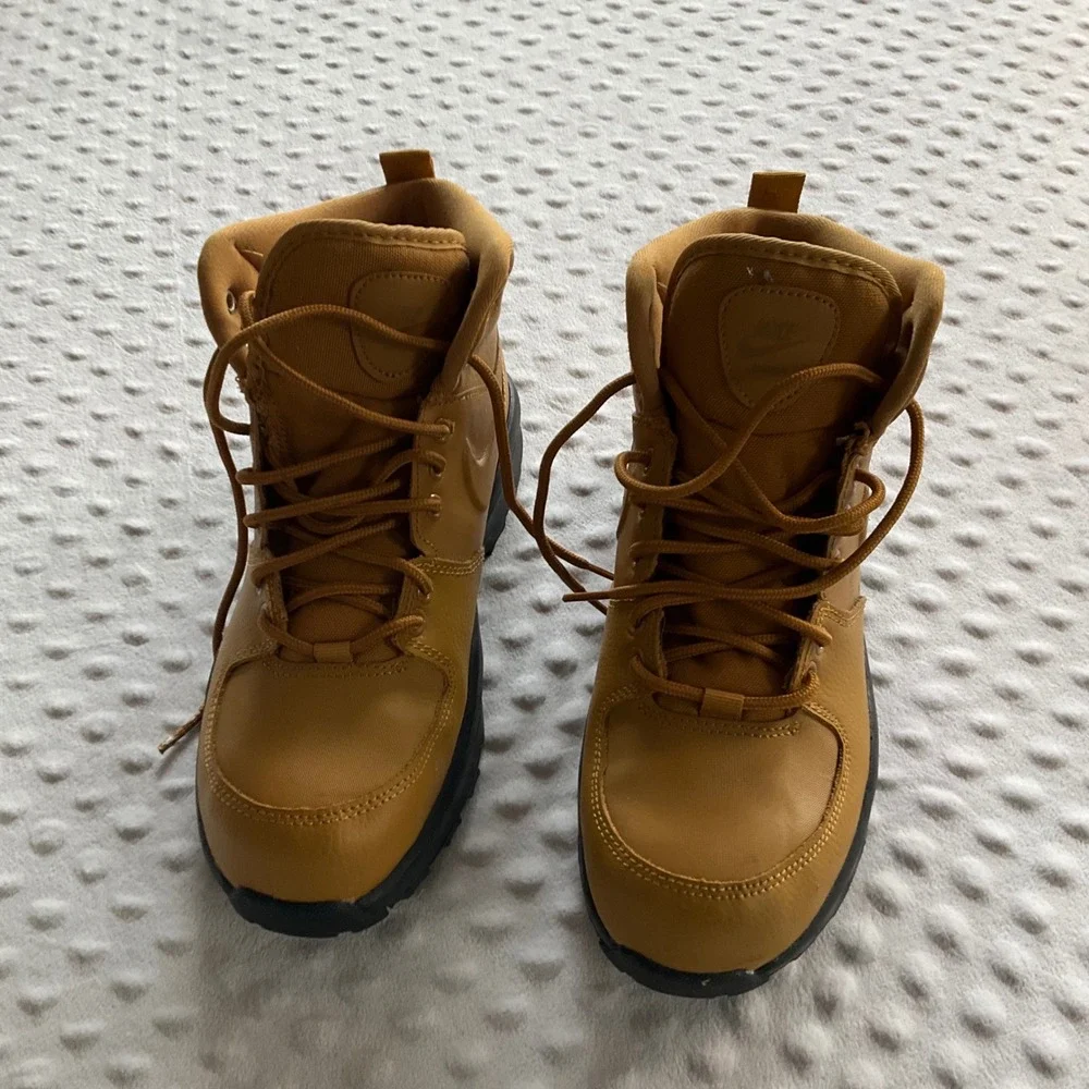 Nike‎ Manoa LTR GS Kids 6Y Wheat Boots BQ5372-700 Brown High Top Sneakers